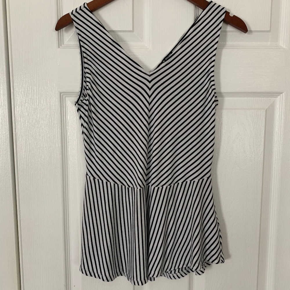 CABLE & GAUGE Sleeveless Striped Top
